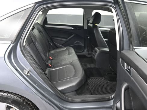 Used 2014 Volkswagen Passat 1.8T Wolfsburg Edition image 33