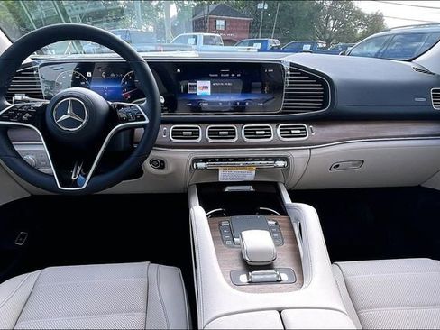 New 2026 Mercedes-Benz GLE 580 4MATIC image 4