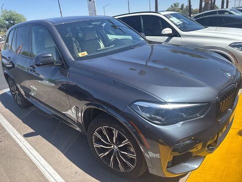 Used 2020 BMW X5 M50i AWD/4WD image 3