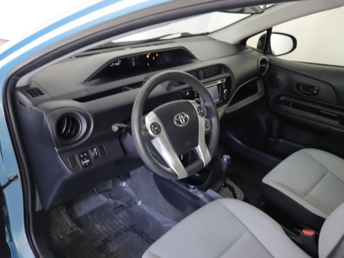 Used 2015 Toyota Prius C One FWD image 9