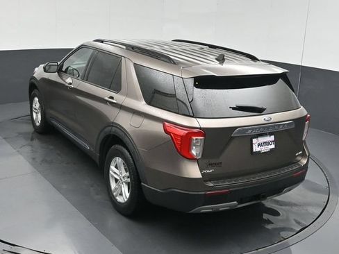 Used 2021 Ford Explorer XLT w/ Equipment Group 202A AWD/4WD image 47