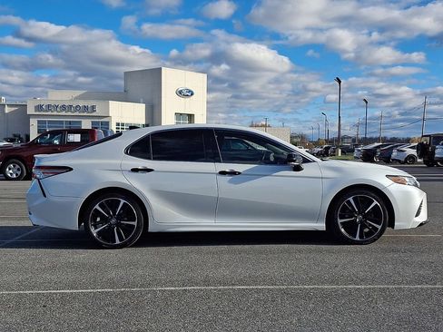 Used 2019 Toyota Camry XSE image 7
