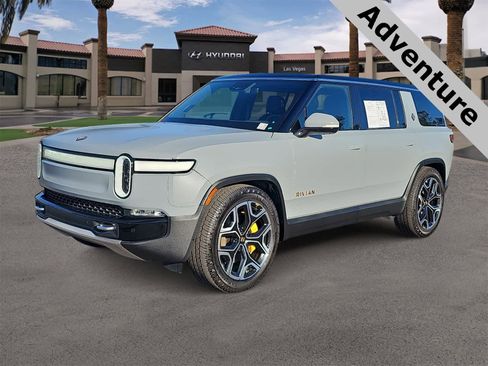 Used 2023 Rivian R1S Adventure image 4