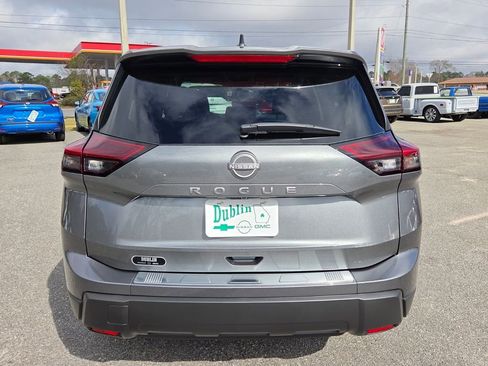 New 2026 Nissan Rogue SV image 9