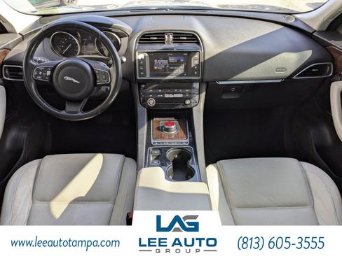 Used 2017 Jaguar F-PACE Prestige AWD/4WD image 16