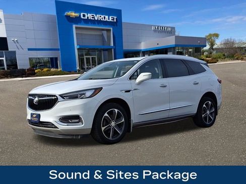 Used 2020 Buick Enclave Essence w/ LPO, Touring Package image 4