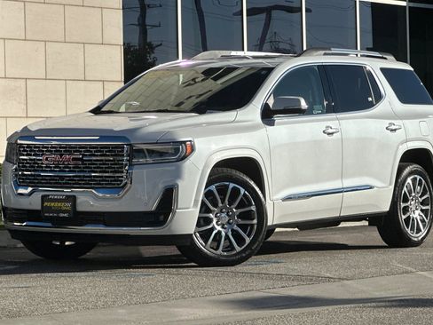 Used 2023 GMC Acadia Denali w/ Denali Ultimate Package image 8