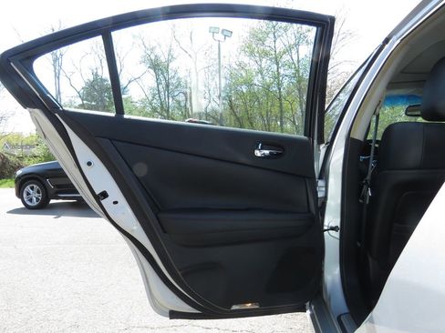 Used 2014 Nissan Maxima 3.5 SV w/ Premium Package FWD image 18
