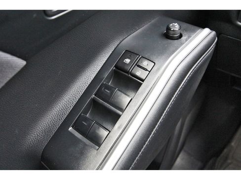 Used 2023 Toyota Highlander LE image 21