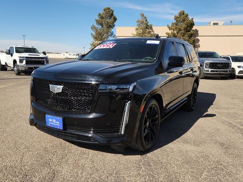 Used 2024 Cadillac Escalade Sport w/ LPO, ONYX Package image 3