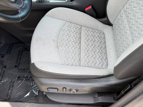 Used 2024 Chevrolet Equinox LT image 17