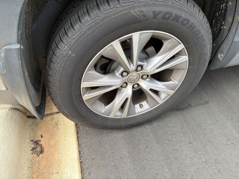 Used 2015 Toyota Highlander XLE image 13