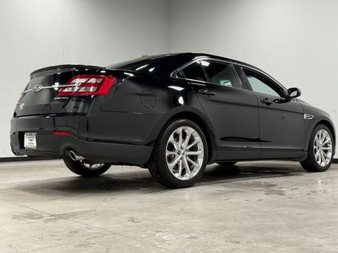 Used 2018 Ford Taurus Limited image 12