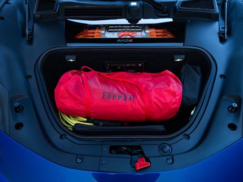 Used 2025 Ferrari SF90 Spider image 41