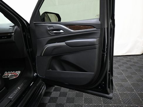 Used 2023 Cadillac Escalade ESV Sport Platinum image 28
