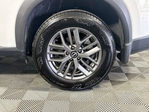Used 2025 Nissan Rogue S FWD image 27