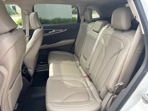 Used 2023 Lincoln Nautilus Reserve AWD/4WD image 12