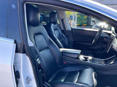 Used 2020 Tesla Model 3 Standard Range Plus RWD image 7
