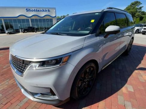 Used 2024 Kia Carnival SX FWD image 5