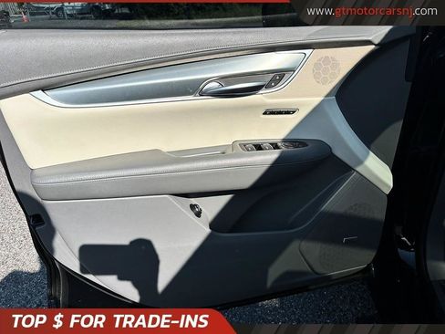 Used 2018 Cadillac XT5 Luxury w/ Driver Awareness Package AWD/4WD image 19