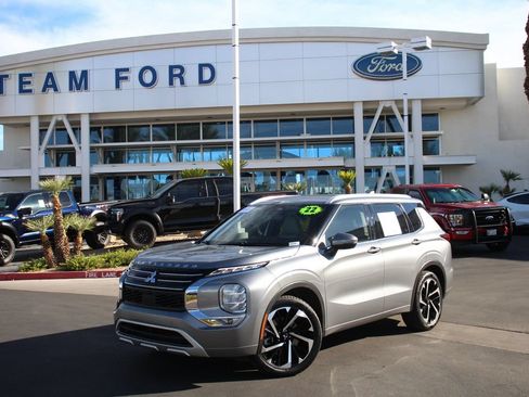 Used 2022 Mitsubishi Outlander SEL FWD image 2