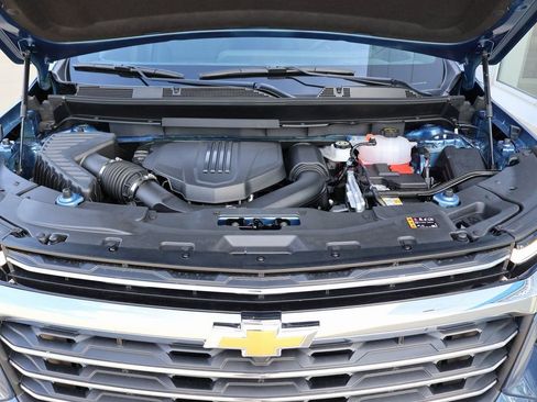 New 2026 Chevrolet Traverse LT w/ LPO, Floor Liner Package FWD image 40