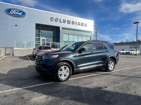 Used 2023 Ford Explorer XLT w/ Class IV Trailer Tow Package AWD/4WD image 3