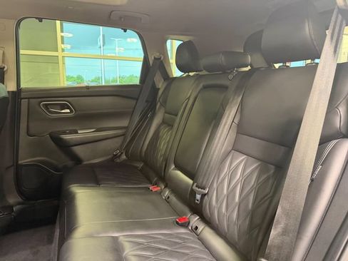 Used 2024 Nissan Rogue Platinum w/ Platinum Premium Package AWD/4WD image 21