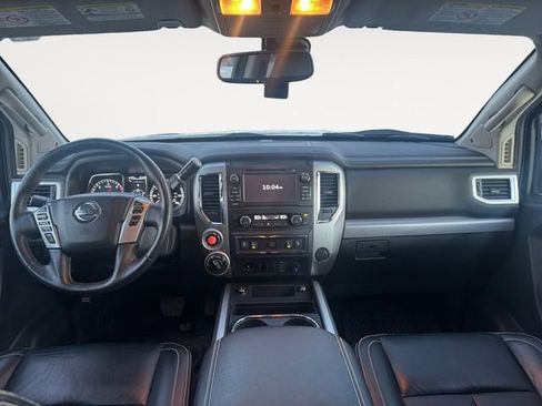 Used 2018 Nissan Titan PRO-4X w/ Pro-4x Convenience Package AWD/4WD image 10
