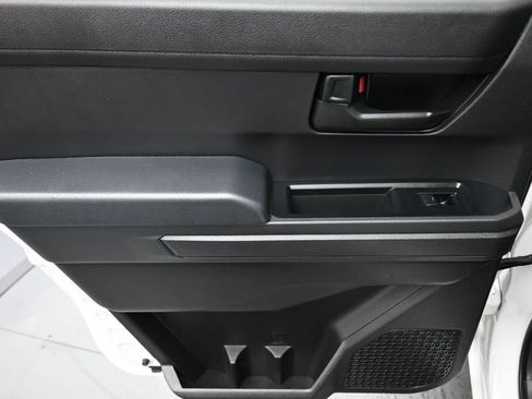 Used 2025 Toyota Tacoma SR image 30