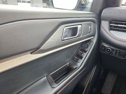 Certified 2025 Ford Explorer ST-Line image 31