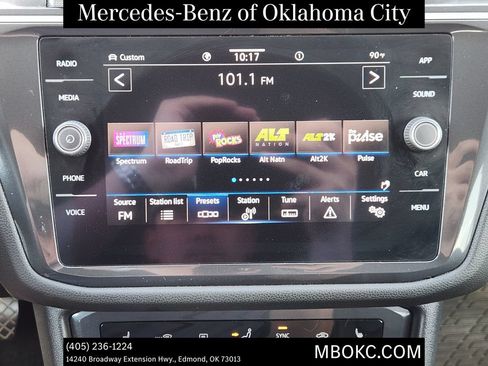 Used 2022 Volkswagen Tiguan SE AWD/4WD image 15