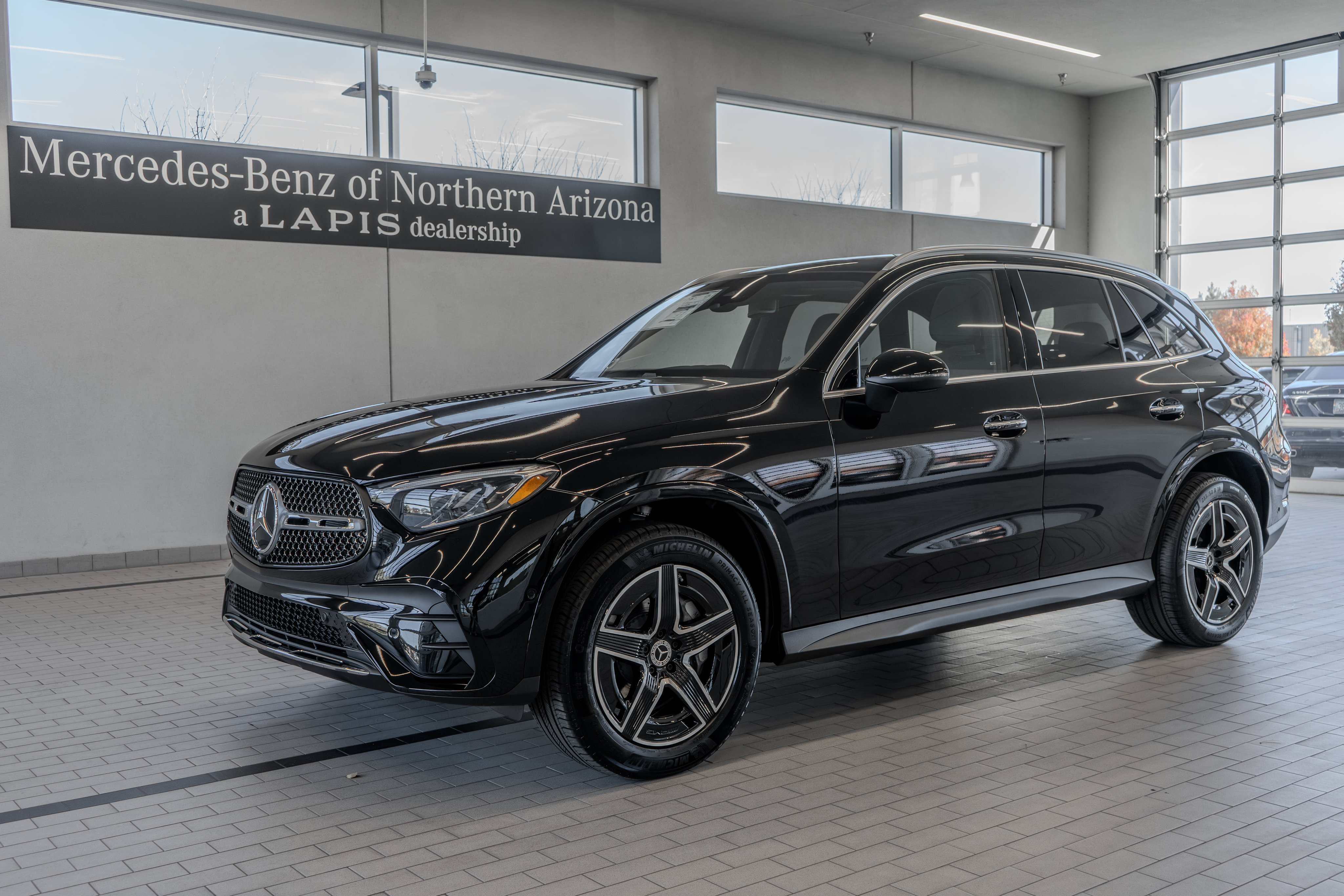 Used 2026 Mercedes-Benz GLC 300 4MATIC image 3