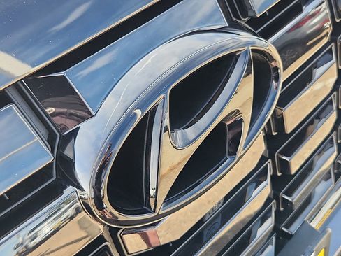 Used 2023 Hyundai Palisade Limited w/ Cargo Package image 24