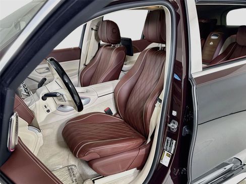 Used 2024 Mercedes-Benz Maybach GLS 600 4MATIC image 14