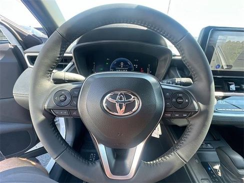 Used 2026 Toyota Corolla Cross SE image 23