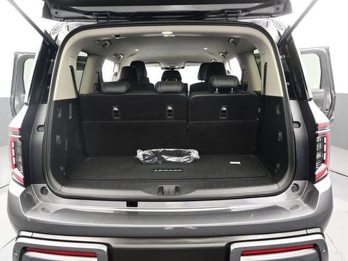 Used 2026 Nissan Armada SV RWD image 15