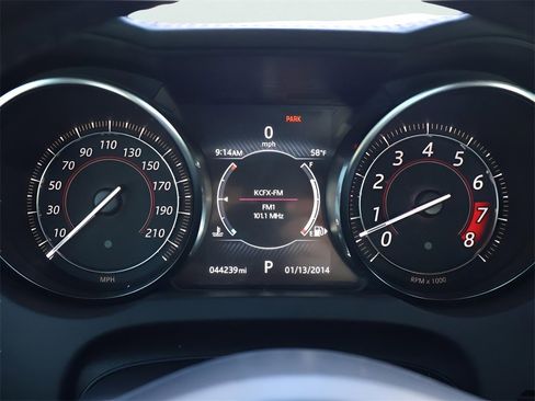 Used 2017 Jaguar F-TYPE R image 27