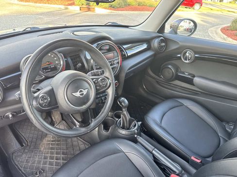 Used 2014 MINI Cooper 2-Door Hardtop image 16