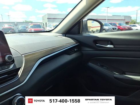 Used 2024 Nissan Altima 2.5 SV FWD image 23