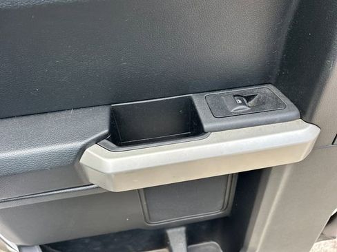 Used 2015 Ford F150 Lariat image 40