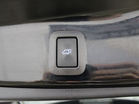 Used 2019 Toyota Highlander Limited Platinum image 19