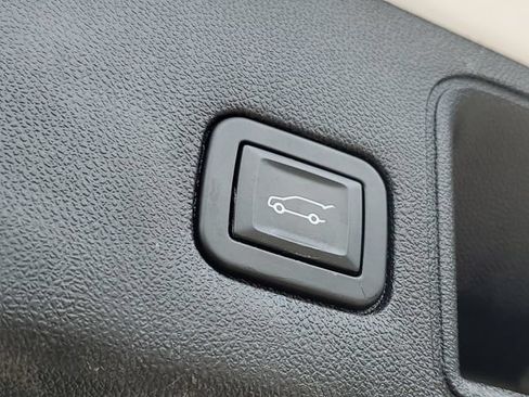 Used 2019 GMC Terrain SLT w/ Preferred Package AWD/4WD image 35