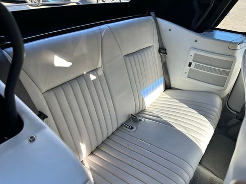 Used 1990 Ford Mustang LX image 28