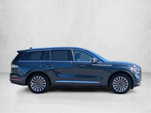 Used 2023 Lincoln Aviator Reserve w/ Equipment Group 201A image 4