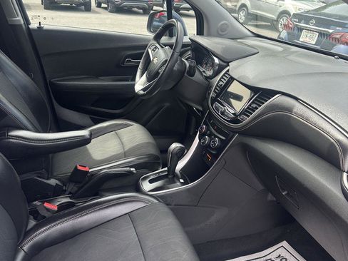 Used 2019 Chevrolet Trax LT w/ Driver Confidence Package AWD/4WD image 16