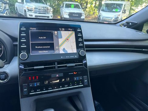 Used 2019 Toyota Avalon Limited FWD image 18