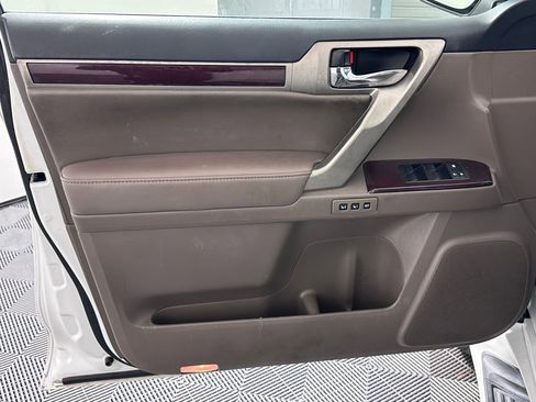 Used 2014 Lexus GX 460 Luxury image 11