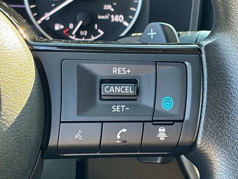 Used 2023 Nissan Rogue SV AWD/4WD image 22