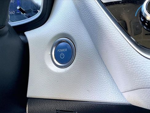 Used 2022 Toyota Corolla LE image 25